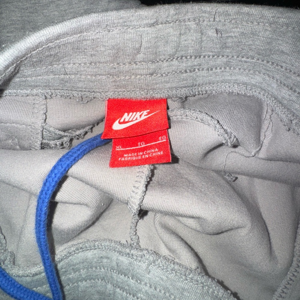 Nike tech - Picture 4 of 4